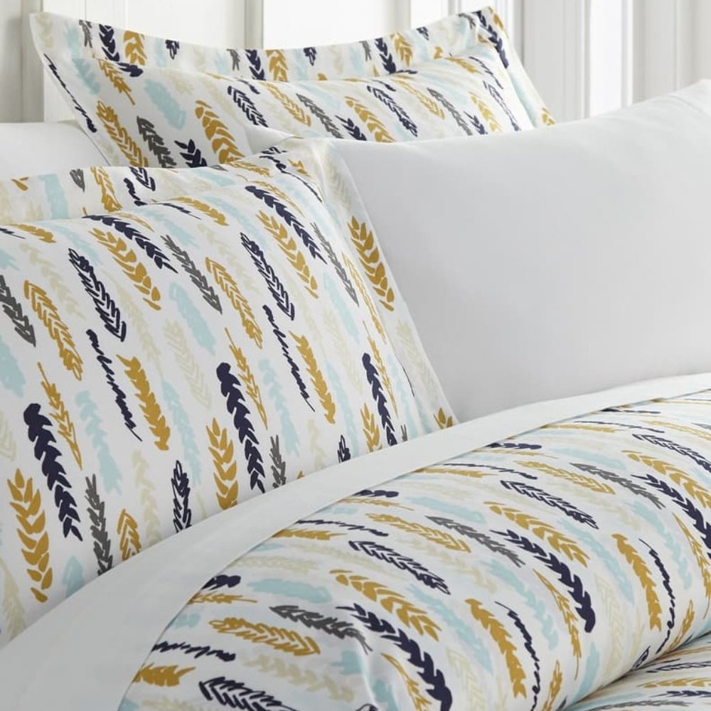 Ienjoy Home Navy Leaves Full/Queen Duvet Set